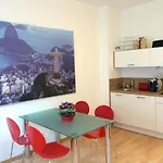 Apartman Rue Business & *