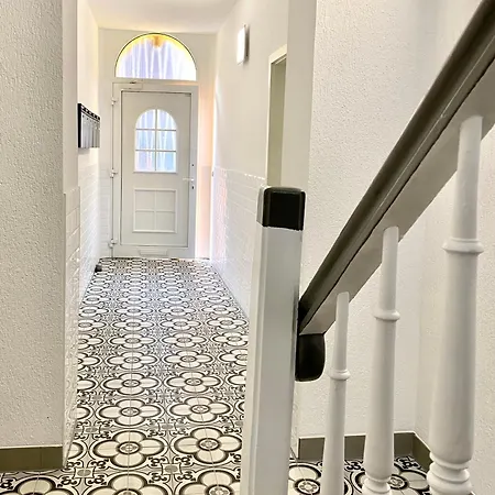 Rue Business & Apartment