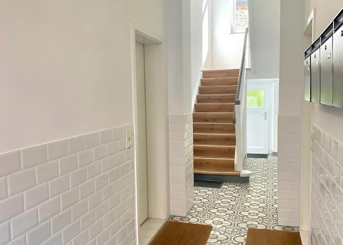 Rue Business & Apartman *