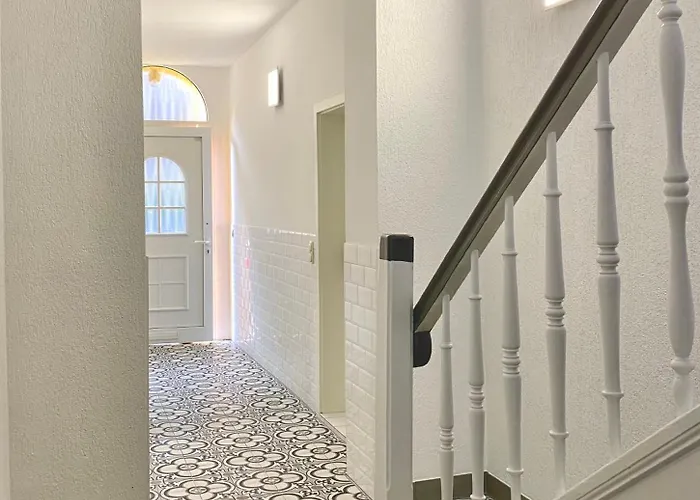 Rue Business & * 埃森